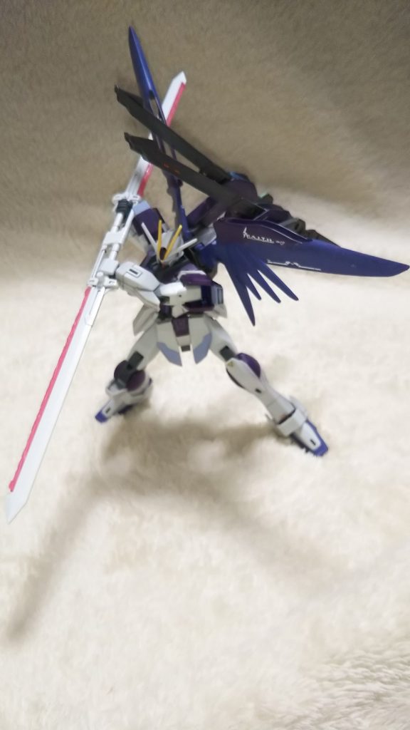 【ポーズ３】
エクスカリバーを連結して構える姿、一番のお気に入りです。