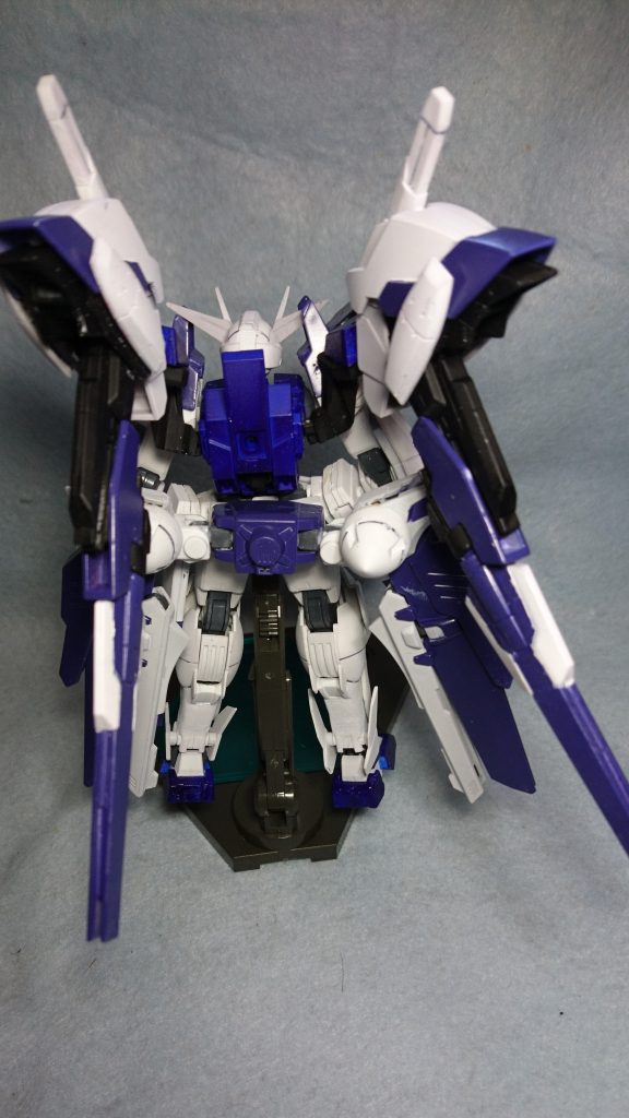 ガンダムダブルオーアンフィス–3枚目/制作者：鉄アレイ