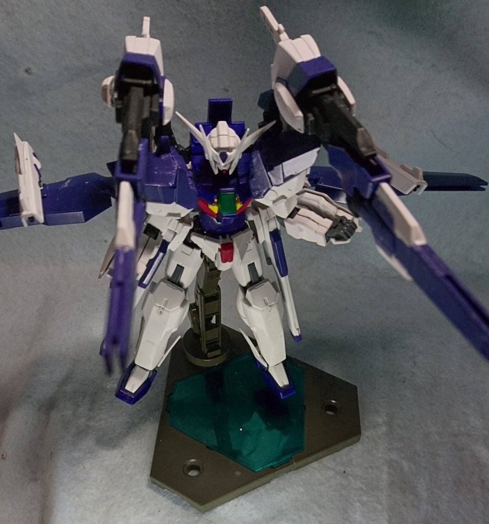 GNオーバーキャノンと腰のノワールストライカーの2連装レールガン