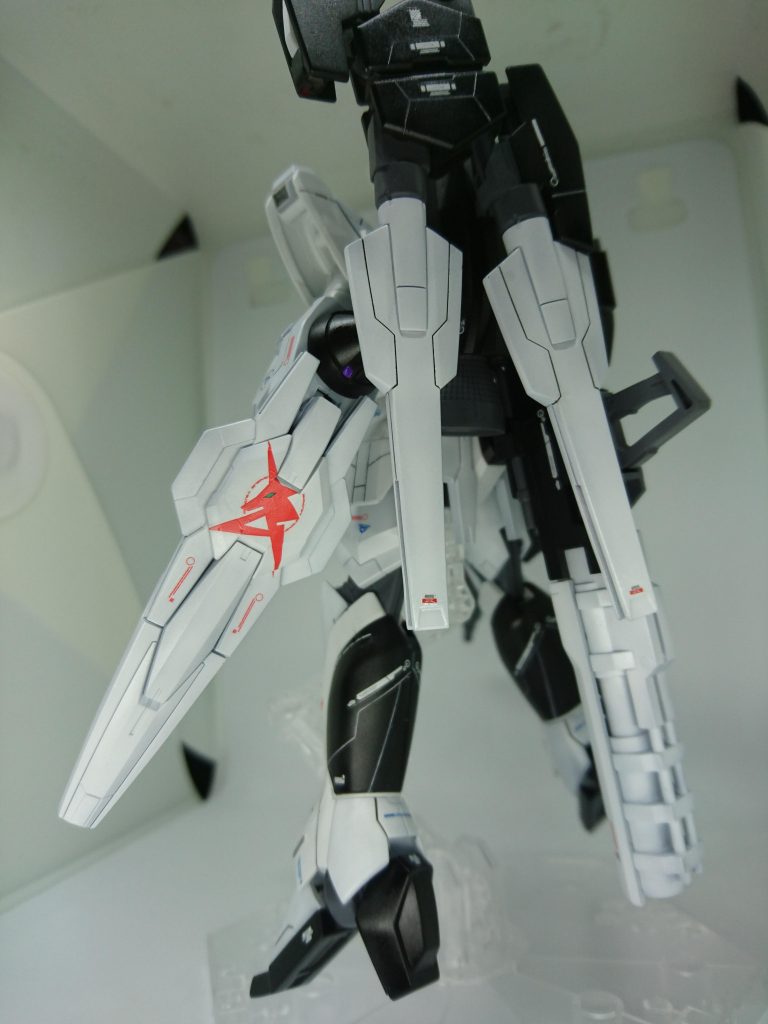 バックから見ないとわかりませんが存在感があってカッコイイです