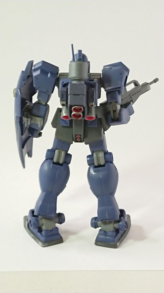 パーツのピン切り取って接着するだけでも強度高いです。バーニア、一部下地を怠ったので発色に差があります