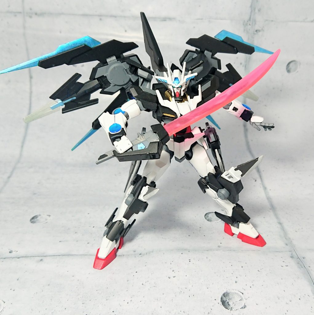 GNアサルトスラッシャー
クロスボーンのビームザンバーを参考に作られた武装。
純粋で攻撃力の高いビームサーベル、消費粒子も多いので大量粒子バッテリーを使用している。