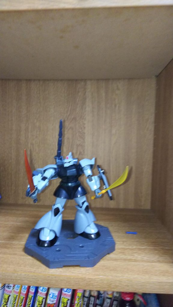 まぁ、でも重いんでさっさ使いきってパージするの前提ですけどね笑
ショルダーキャノンうまく使いながらの近接格闘って格好いいかなって個人的なロマンです、その子支援機ダヨーって突っ込みは置いといてくださいお願いします笑