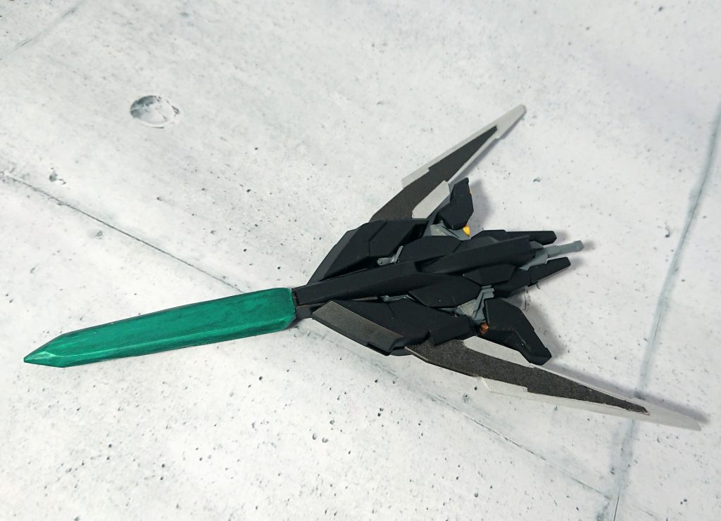 自立飛行可能なフライトモードに変形します。