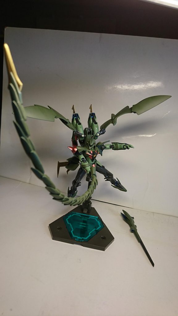 塗装が荒かったりして納得のいく機体には仕上がらなかった気もしますが、十分製作が楽しめた為に満足した機体になりました。