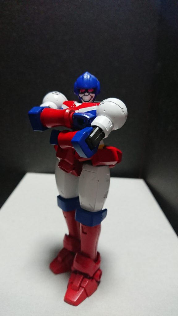 「バンダイが生み出した技術の結晶
  己が魂の思うまま
  自由に組み上げるもの 
  人それを「ガンプラ」という!!」