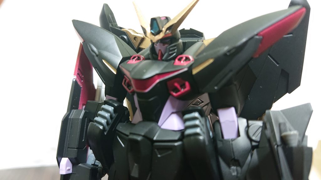 顔は元のブリッツが野暮ったく感じたのでHGキュリオスの顔を移植しました。