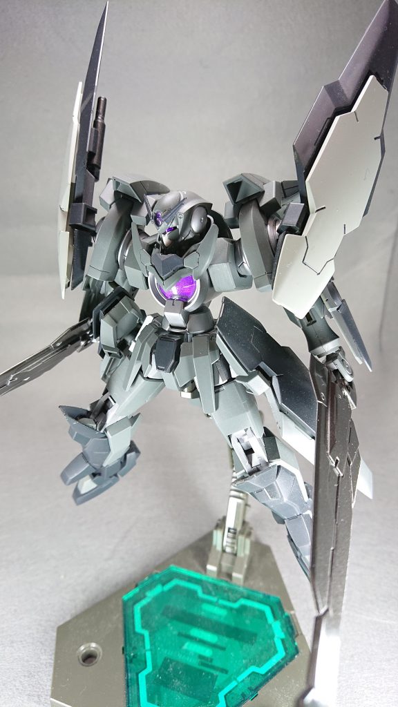 AEG-3ノーマルの下半身を丸々付け替えただけです。
通常のキットの下半身の可動だとあまり大きなポーズが出来なかったので色々と交換してこれに落ち着きました!