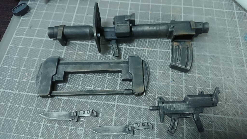 今回は初汚し塗装に挑戦しました。いつものアクリジョン塗装の上からMr.ウエザリングカラーとウエザリングマスターを使用。