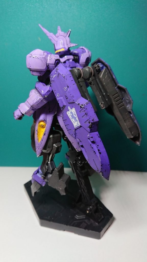 斜め後ろから。