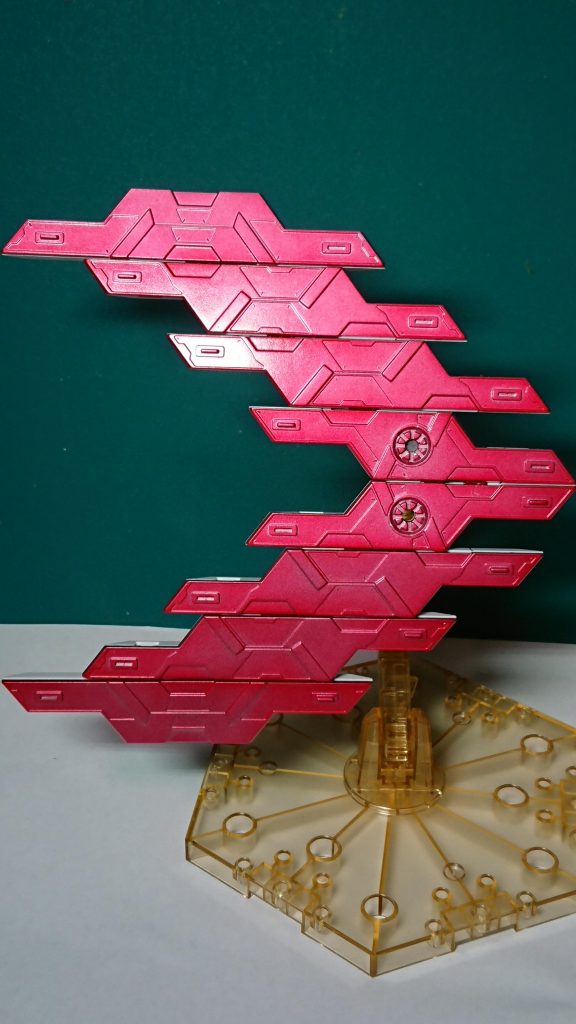 サイコプレートはシルバー→クリアーレッド→光沢クリアー (すべてクレオス社の缶スプレー) で仕上げてみました。