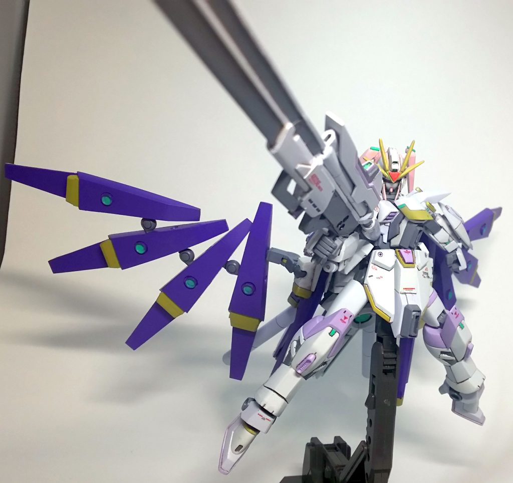 Gアルケインの対艦ビームライフルを参考にストライクフリーダムのライフルを改修したメイン武器。