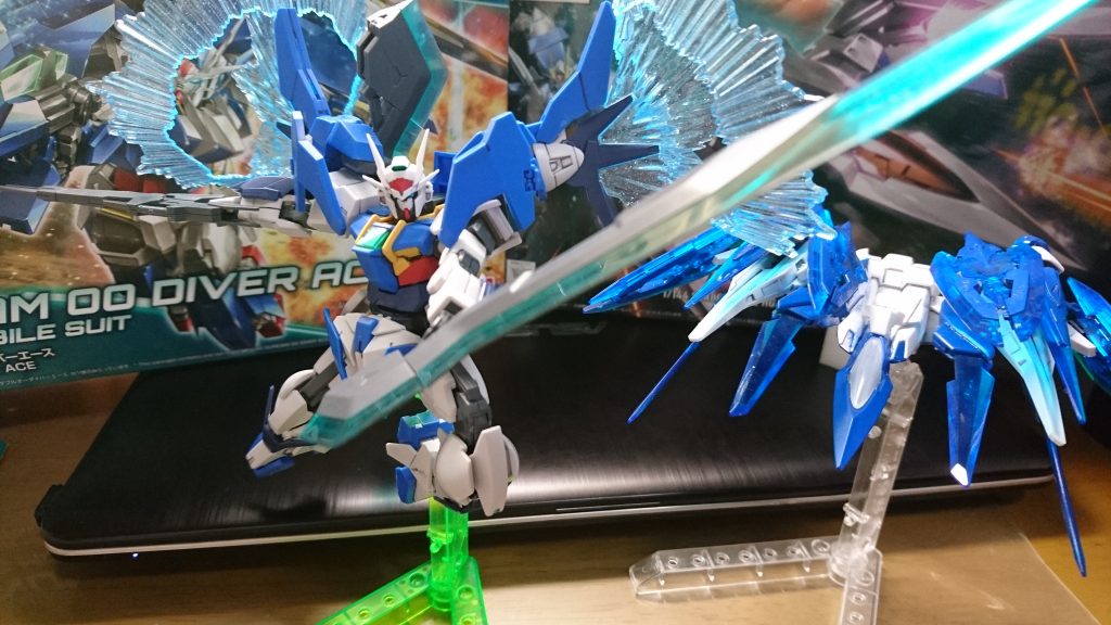 ダブルオースカイとサンライザー単体はこちらから。
ダブルオースカイ(スカイブレイド装備型)→ https://gumpla.jp/hg/84430
サンライザー→ https://gumpla.jp/hg/84510
ビルドダイバーズが始まった時からリクとサラでダブルオーライザー的な機体が出ないかなぁと思い、最初はダブルオーダイバー用に作っていたはずが気づけばダブルオースカイが公開されスカイがベースになりました。