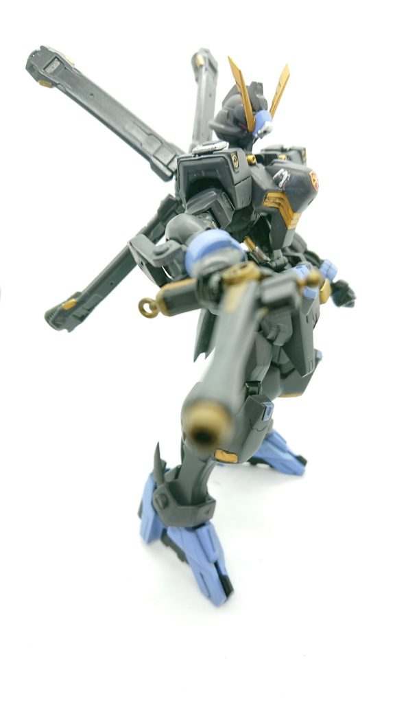 腕をヴィダールにしてるので、手も当然基本はヴィダール。
でも、そのままヴィダールの利用するとザンバスター持てないので、ザンバスター用ハンドをX2の手とヴィダールの持ち手でミキシングしました。