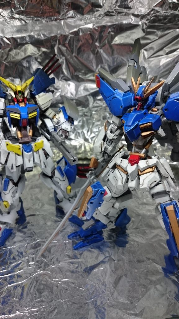 なんで改なのかは左側のがフルチューンされて右側のになったって設定だからです