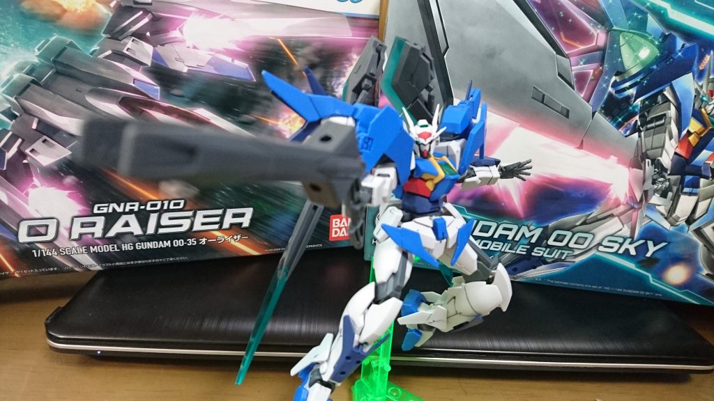 ・GNスカイブラスター
本強化プランでの戦闘後、ダブルオースカイにさらなる攻撃力強化を施すため追加されたスーパーGNソードⅡの流れを組む射撃/格闘兼用の装備。
作中におけるGNソードⅢ的な扱い。
クロスボーンガンダムX3のムラマサブラスターを参考にブラスターモードとソードモードに切り替えが可能。