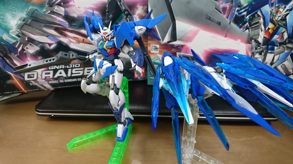 自分なりにダブルオースカイの強化プランを考えてみました。
よりダブルオー要素とデスティニー…というよりはインパルス要素を強められたんじゃないかなぁと思います。
あと、やっぱりダブルオーにはこの色の剣が似合うなぁ…と。
メガスラッシュエッジは本当に素晴らしい武器ですw
ダブルオースカイの強化プランはまだ続くので右側のオーライザーらしき機体は次回で紹介しますね