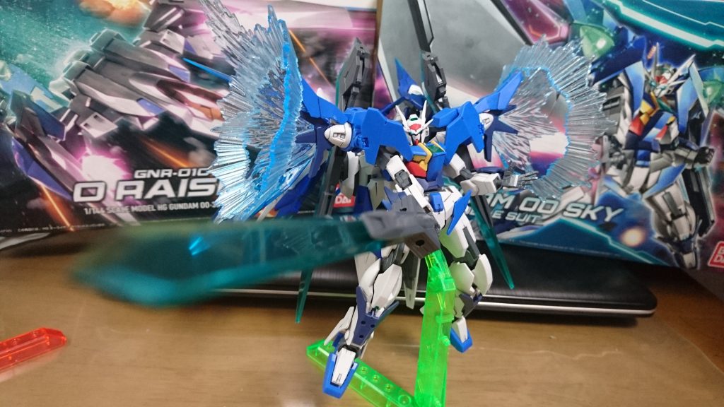 ・GNスカイブラスター
GNソードⅢ的な立ち位置の決戦武装という設定。クロスボーンガンダムX3のムラマサブラスターを参考にブラスターモードとソードモードに切り替えが可能で(自分の技術不足で再現できていませんが)側面からのビーム刃を発生可能。