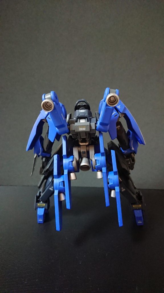 後ろはグレイズリッターと余剰パーツのブースターを組み合わせました。