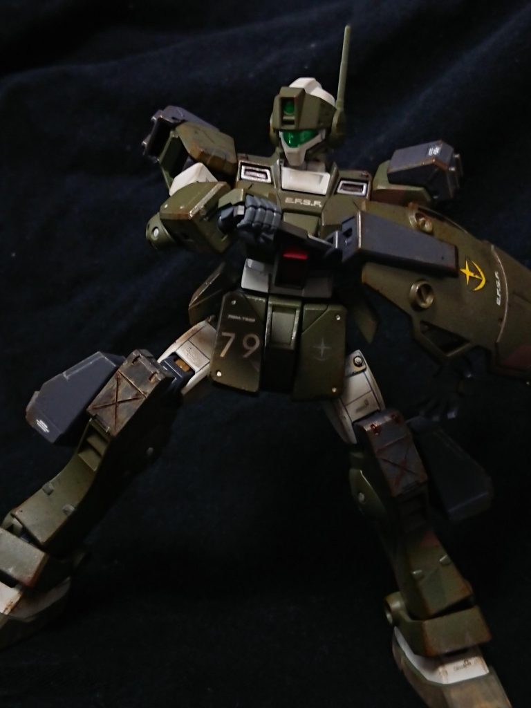 ナイフ
シールド追加の増加装甲にマウントしてある。