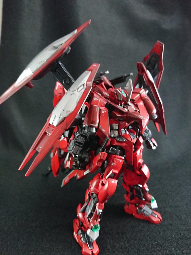 合体
後ろのレールガンが支えになるので一応自立可能