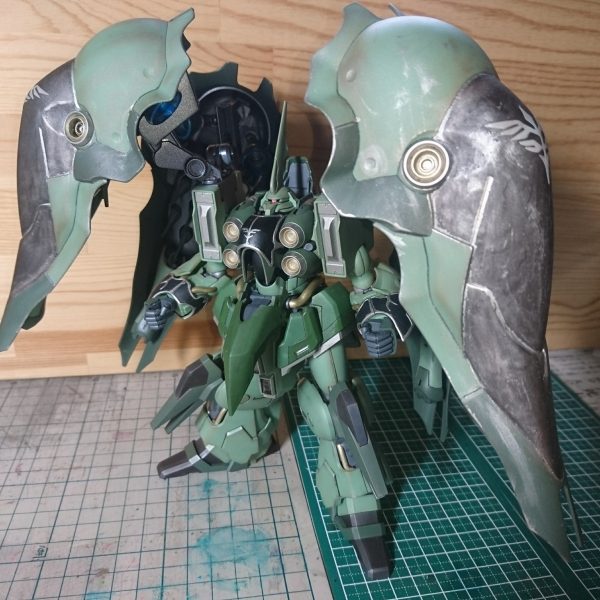 ネオジオンの４枚羽ね