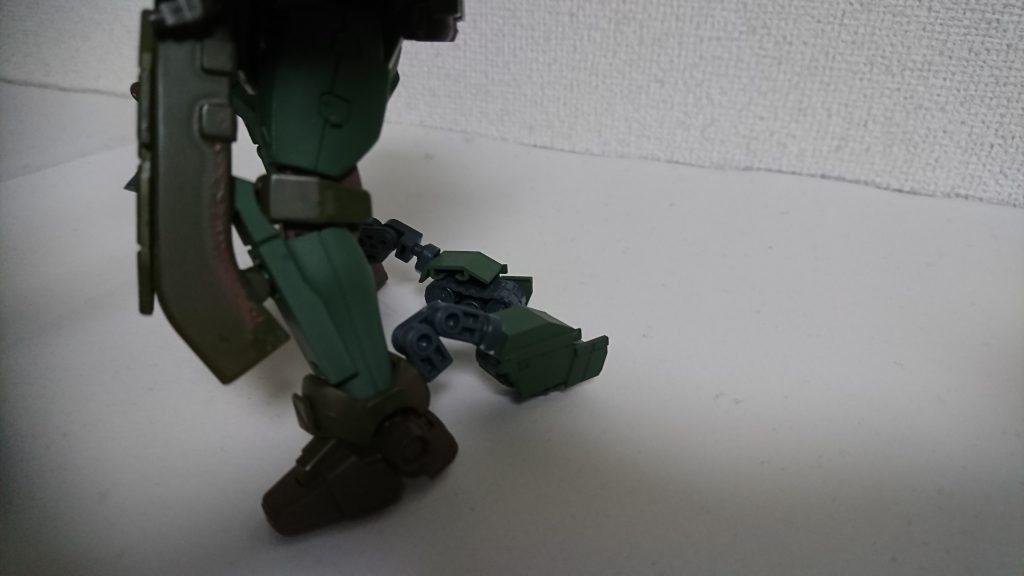 無限軌道ユニット
ロトのキャタピラ部分を外付けの陸戦機動力強化ユニットしたもの。