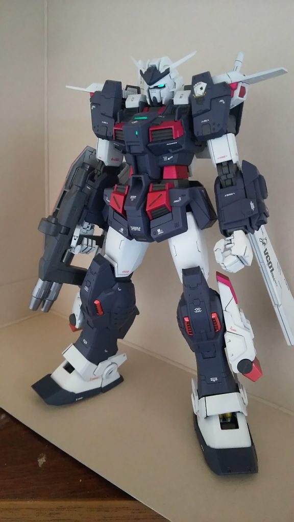 正面斜め。赤色は艶消しメタリックにしてます。