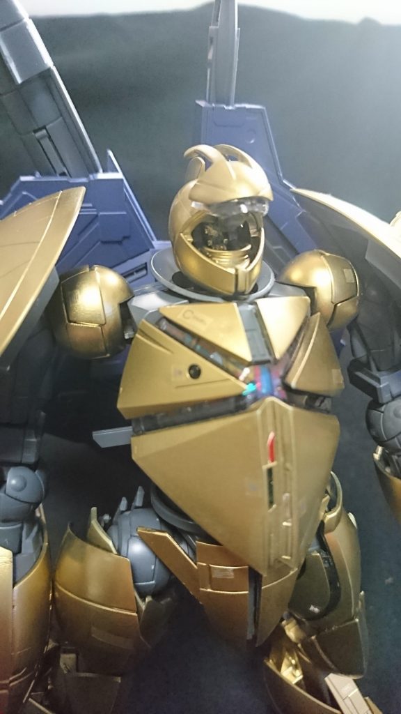 見にくいですが御大将もゴールドです。

スーパーモード仕様です。
これならロラン君にも負けませんw