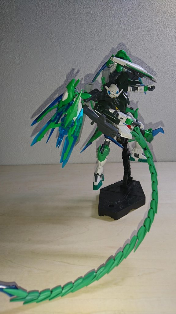 まずは武器から
GNテイルブレード:機体後方に付いている尻尾を取り外し使う、スピードに乗った状態で使うこの武器は威力、切断力などがとても強い