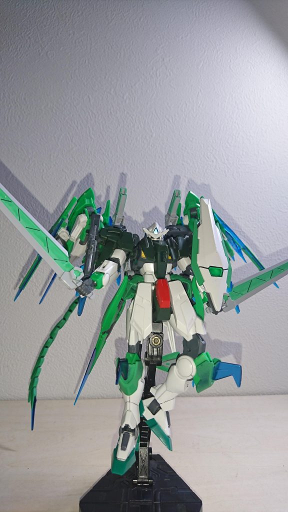 GNソードII×2(名前が思いつかなかった):この機体のメイン武器、ハンドメイドのため、通常の武器よりも軽く作られている、相手を斬るだけでなく、突き刺すことも可能にしている
強襲し、一撃で倒すために特化している