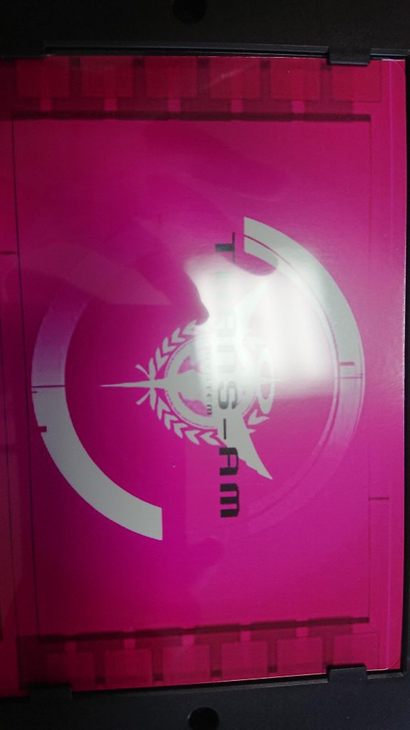 スタンドにはトランザムの画像をポストカードサイズにプリントして使っています。