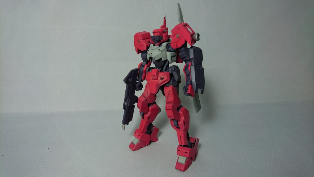 3代目流星号。こちらも完全塗装。つや消しを噴きすぎてせっかくのショッキングピンクがやや台無しに…。