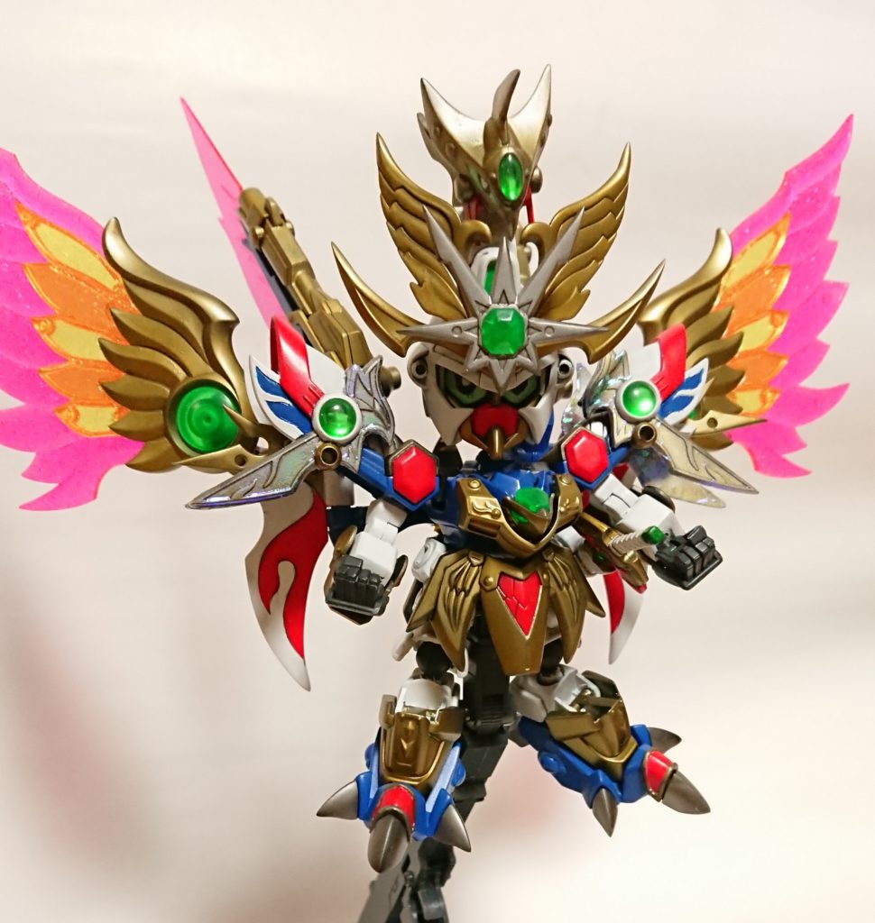 そして大将軍形態。
金の塗装はガイアカラーのPミラークロームの上にMrカラーのクリアゴールド吹いてます。
プレコーの光沢フィニッシュでキットのままのメッキとは違った落ち着いた豪奢な仕上がりになったと思います。