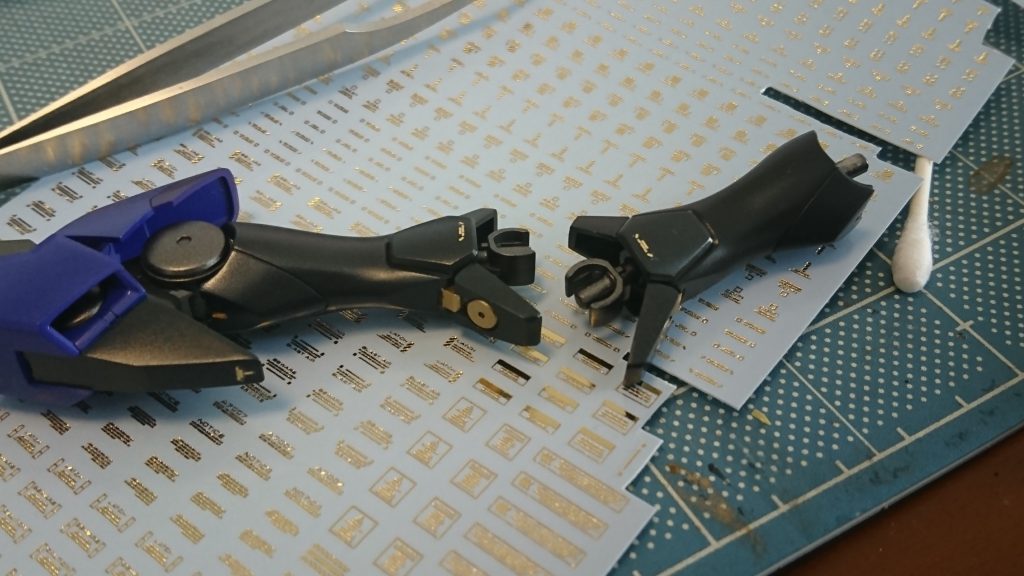 デカールは
RBコーションデカール ホイルゴールド
アクセントデカール ホイルゴールドとホイルレッドを使用