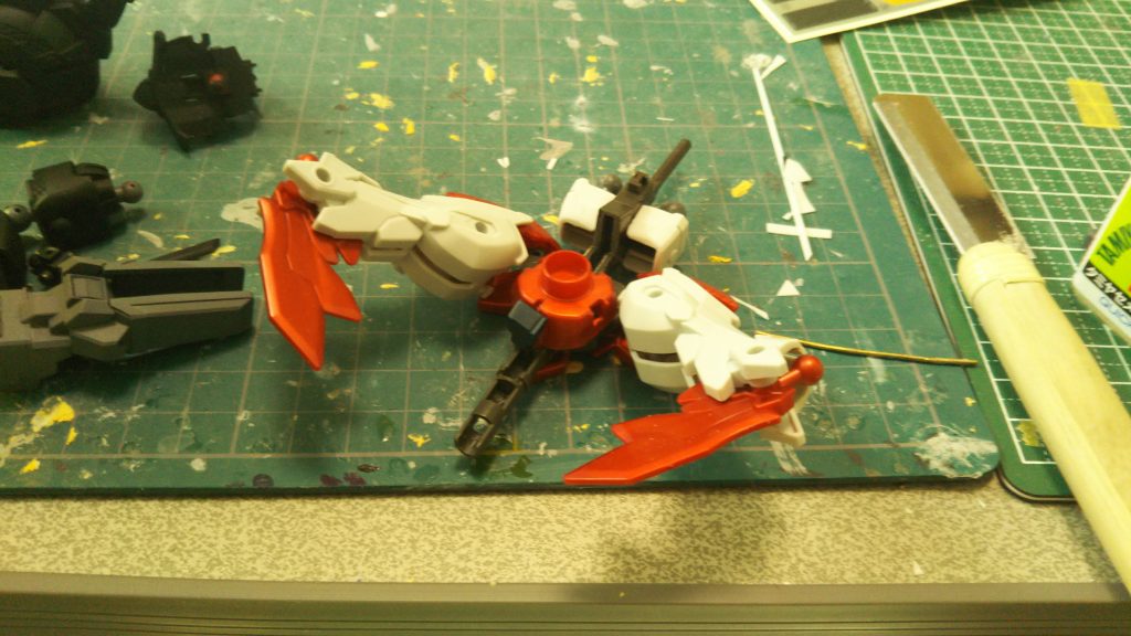 蠍座は零丸の鳥メカが主な材料
切ったり削ったりはしたけどほぼ追加パーツは無し