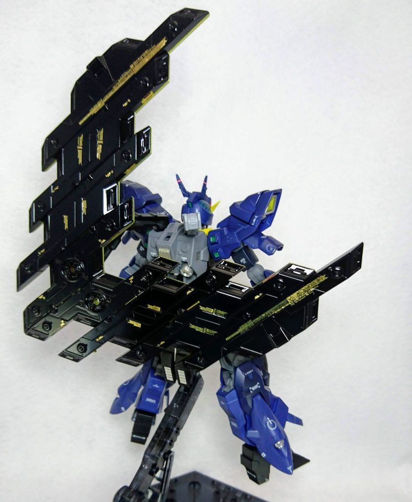 ムーンガンダム–8枚目/制作者：素振りをする素振り