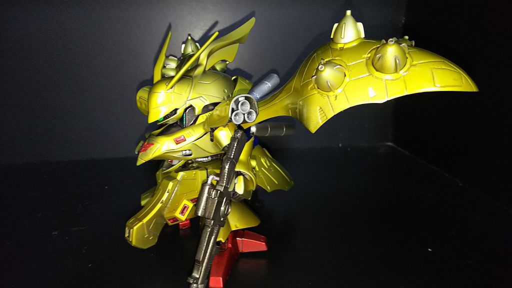 キャンディー塗装し乾燥してから光沢クリアーを吹きました。ファンネルは半光沢にしてます。