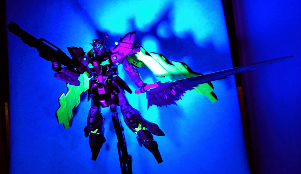 ムーンガンダム–5枚目/制作者：素振りをする素振り