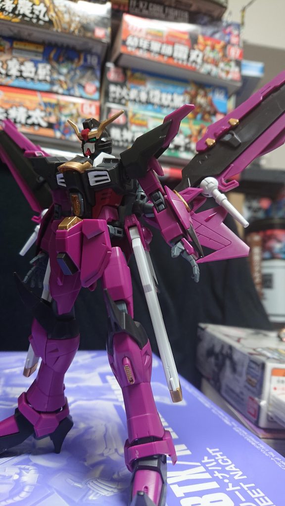 ガンダム ラヴファントム–2枚目/制作者：@tomoyatatemiti