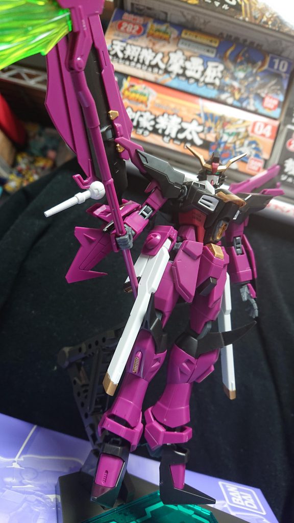 ガンダム ラヴファントム–5枚目/制作者：@tomoyatatemiti