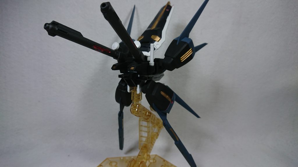 武装名:高機動型戦闘用ストライカーパック
フリューゲルストライカー
エールストライカーの「エール」はフランス語で「翼」という意味らしいのでドイツ語に変換して「フリューゲル」にしました。
HGCEのエールストライカーをベースに、IWSPの砲身、スタビライザーを4基搭載させ加速力を高めている設計(…という妄想)