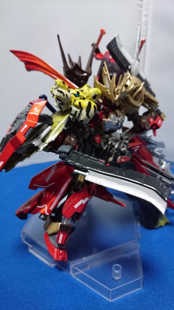 武器8,9 出刃包丁
日本刀より攻撃範囲が狭いが、威力が高い武器です。バックパックに2つついています!