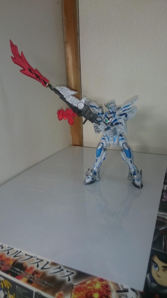 このカラーリングにした理由は、アヤメさんがネットで「ダイバ忍」と呼ばれているのを知って

水色と銀に塗れば、ダイバ忍ムラサキになるんじゃね？

と言うアホ丸出しの理由です
私は紅が好きです
ごめんなさい