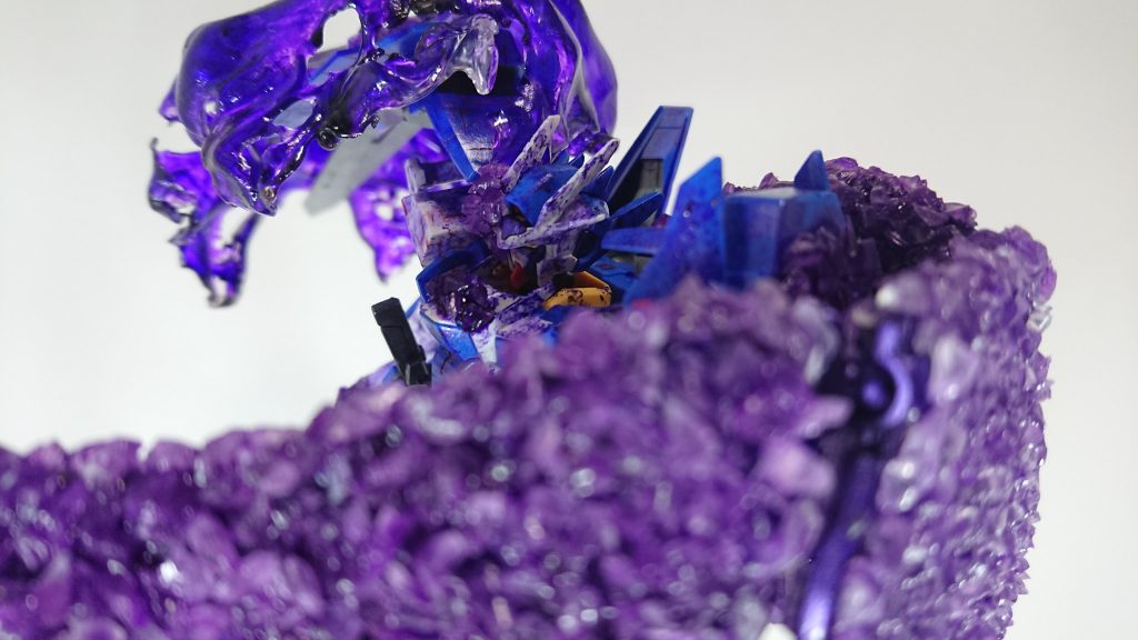 ご覧頂きありがとうございましたm(__)m
結晶の作業がやっぱり大変でした(。>д<)
けど、達成感が本当に凄いんです!!!!w
13話の壊れたオーダイバーが現れたら絶望する。と、心無いような事が思いついて制作しました♪
ビームマントは『あぬびすん』さん
に展示会で『プラ板とライター』と聞いて、チャレンジしてみました♪
100均のものでやると、穴が開きやすいのかも……まぁ、禍々しさが出たのでいいですね(^q^)