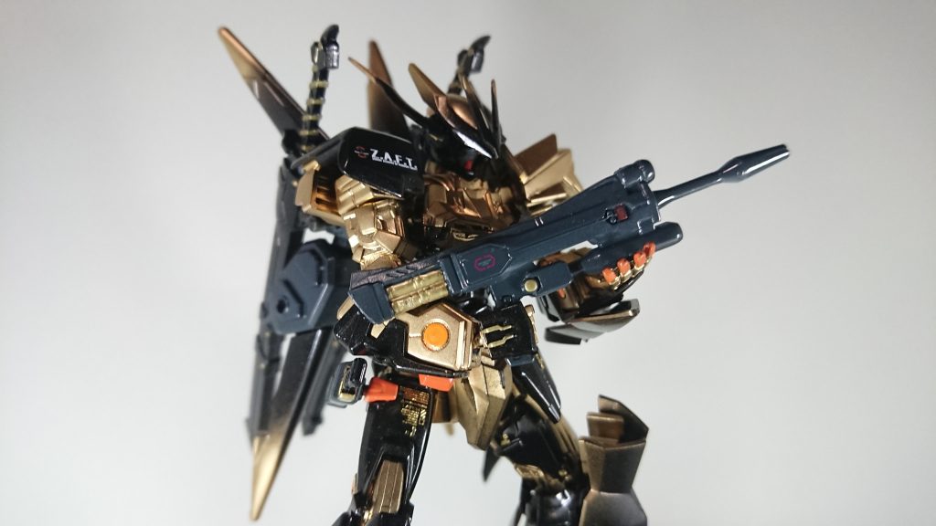 初期型ビームライフル
『デュエルガンダム』と同じビームライフル。
『使いなれたものの方が良いんだよ。』