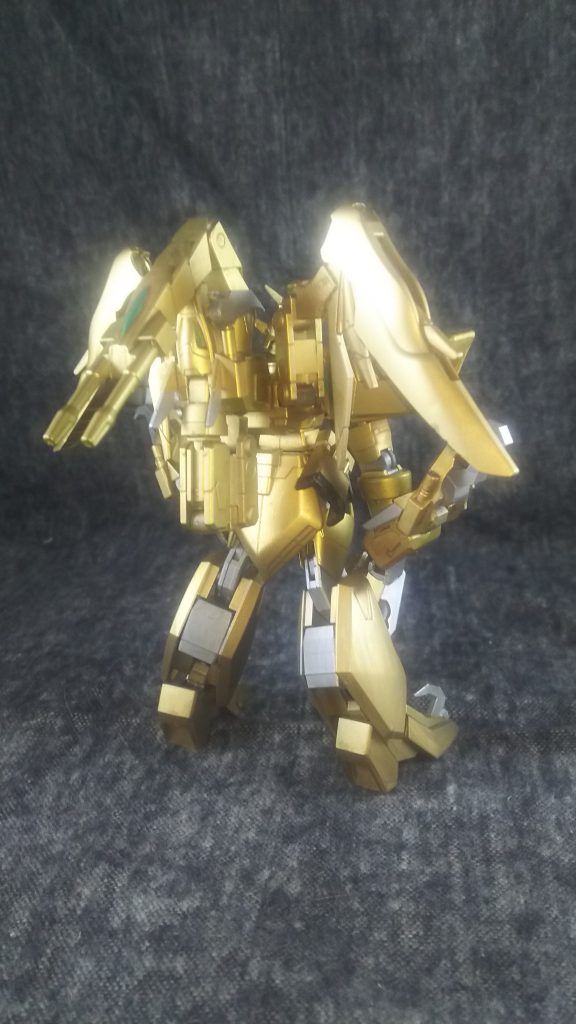 背中から
ジーエンのバックパックに、1/144アルトロンのビームキャノンやジーエンのドラゴンハング、SDデスティニーの羽をミキシング