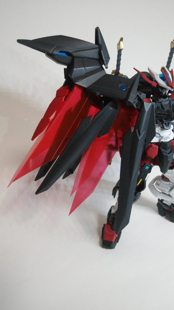 装備1 ノーネイムユニット改:ノーネイムユニットを再構成、改修したもの。スマートガンとドラグーンを一部廃しビームマントを追加。アームも入れたことで可動範囲拡大。