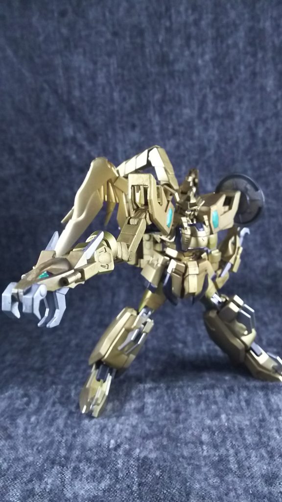 ドラゴンハング
1/144アルトロンの腕をベースにジーエンアルトロンの腕や肩のパーツを組み合わせてより動かせるようにしています