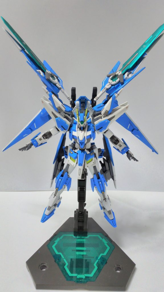 高機動形態
肩部バインダーをX状に展開し、粒子消費と引き換えにブースト速度を極限まで高める。